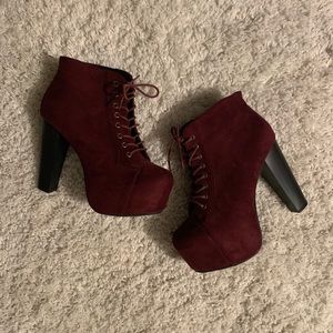 NWOT Wine Heeled Booties